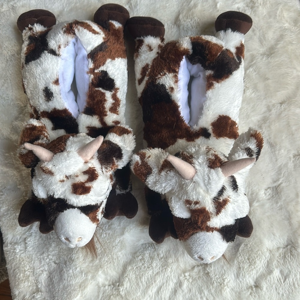 Goat Slippers size M Adult